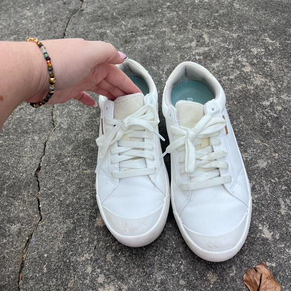 Dr. Scholl's Classic White Lace-Up Shoes - Picture 4 of 6